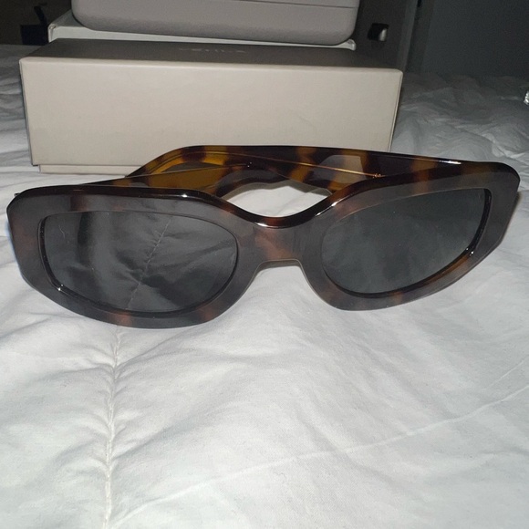 NWT VEHLA Eyewear Indi Sunglasses in Tort/Smoke - Picture 4 of 6